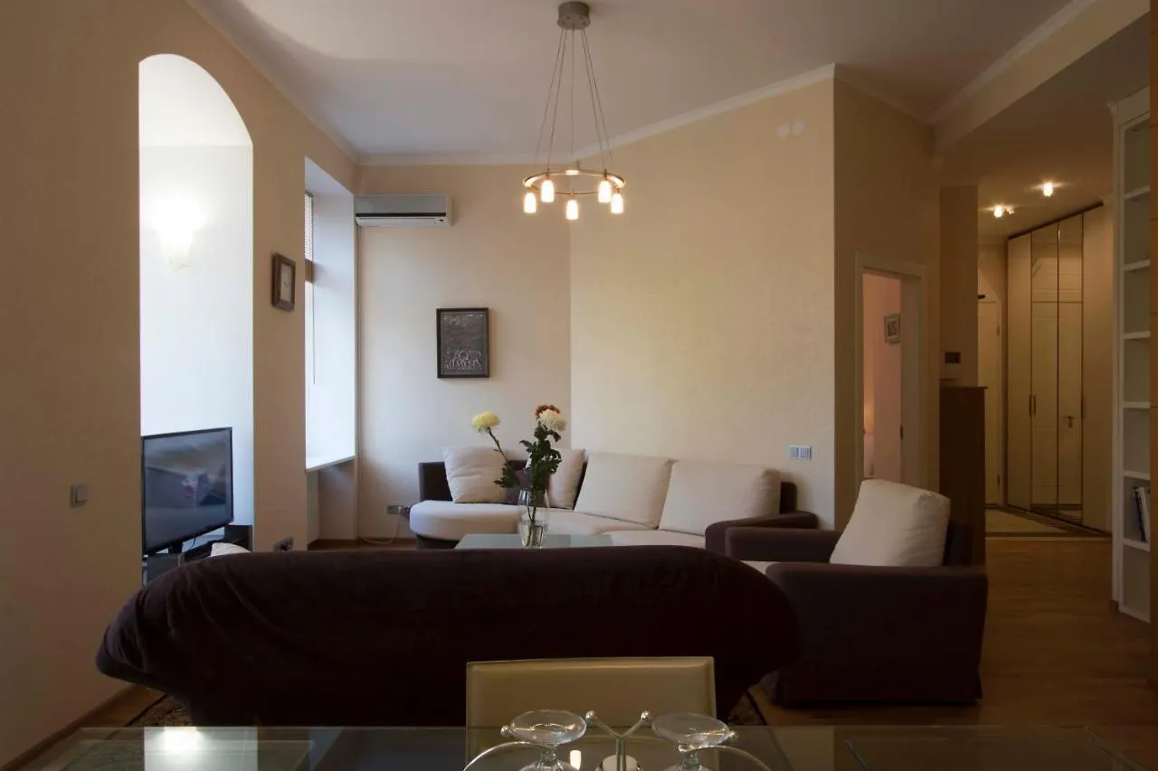 Vip- Квартира 4Х Комнатная, Крещатик, Бессарабская Площадь. Apartment Kyiv Ukraine