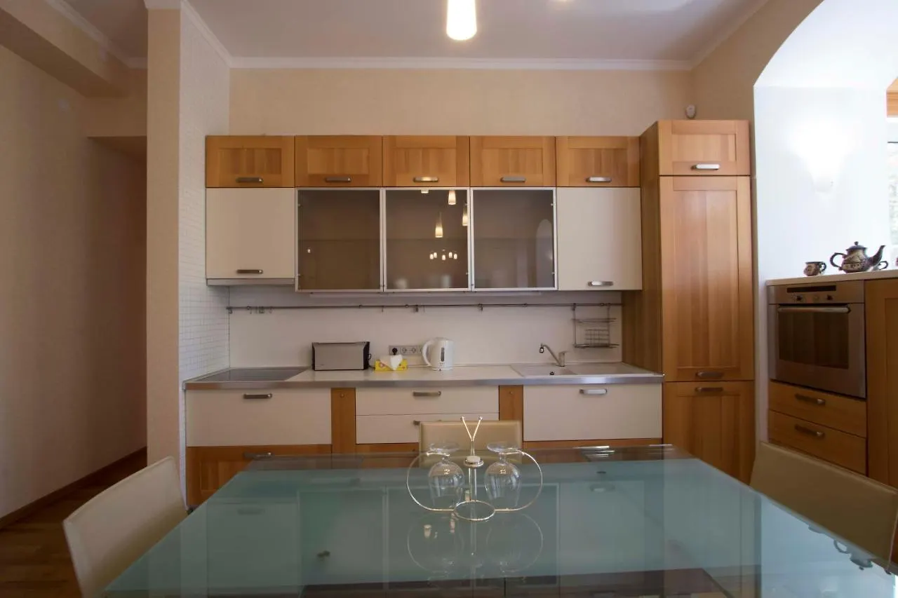 Vip- Квартира 4Х Комнатная, Крещатик, Бессарабская Площадь. Apartment Kyiv