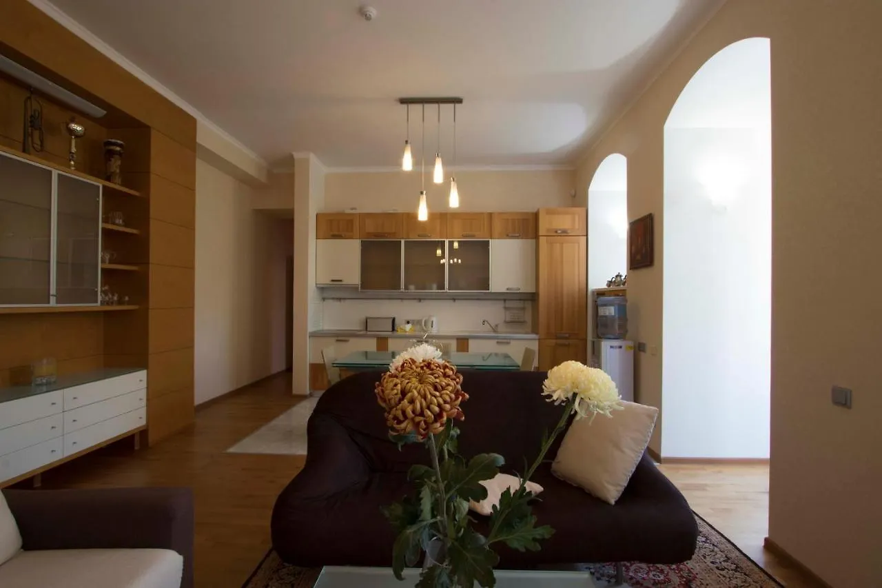 Vip- Квартира 4Х Комнатная, Крещатик, Бессарабская Площадь. Apartment Kyiv 0*,  Ukraine