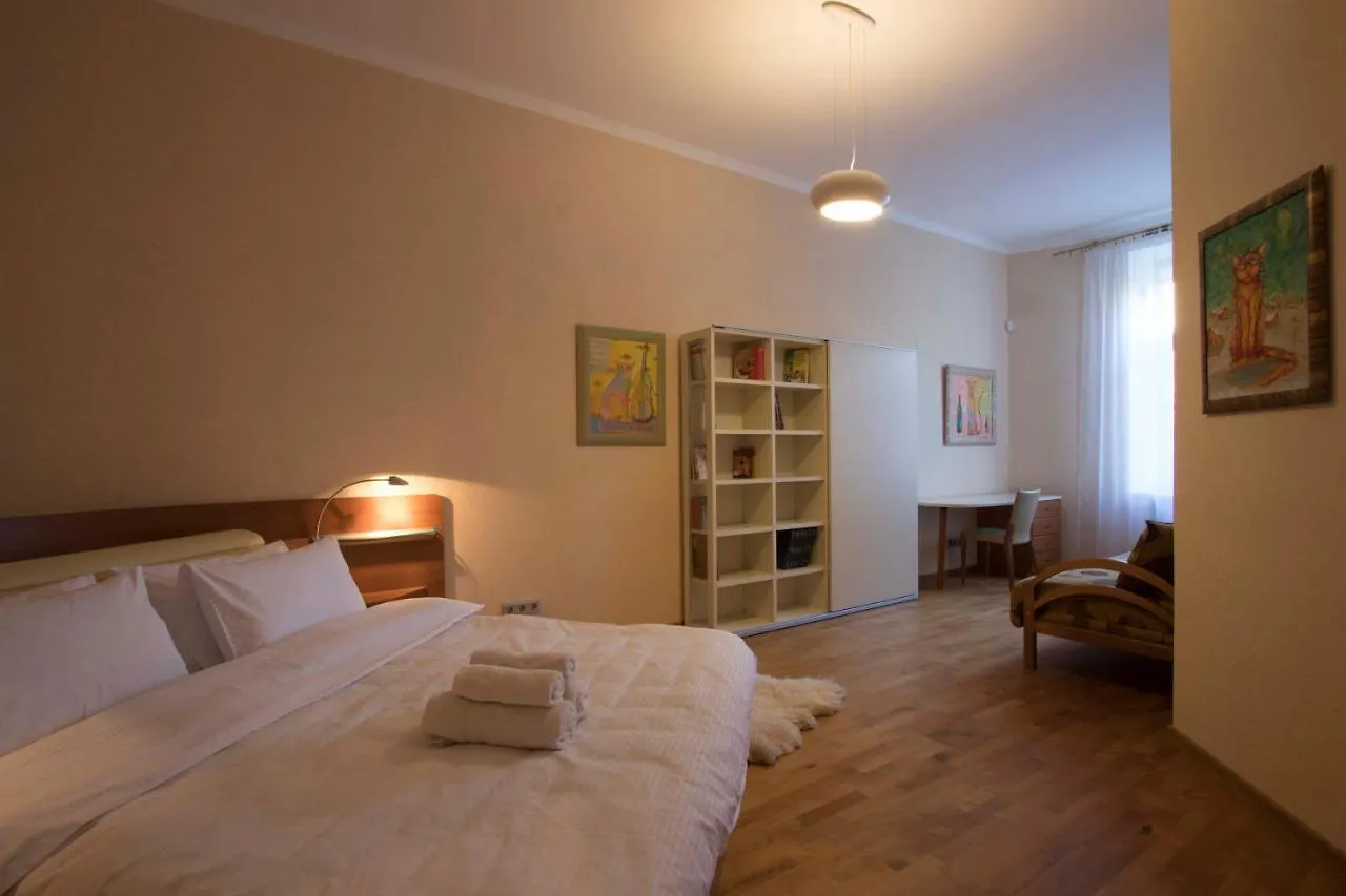 Vip- Квартира 4Х Комнатная, Крещатик, Бессарабская Площадь. Apartment Kyiv